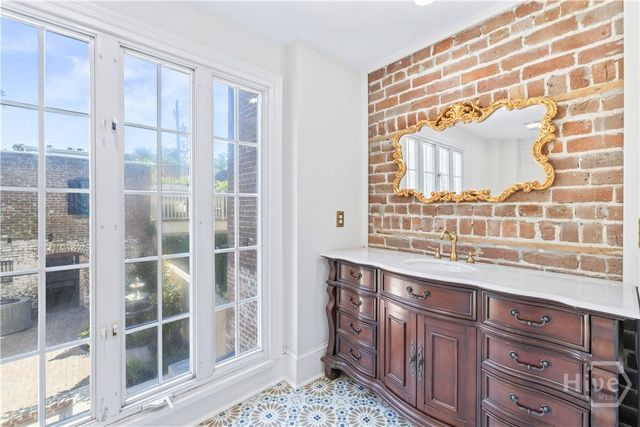 419 E Charlton Street, Savannah, GA 31401