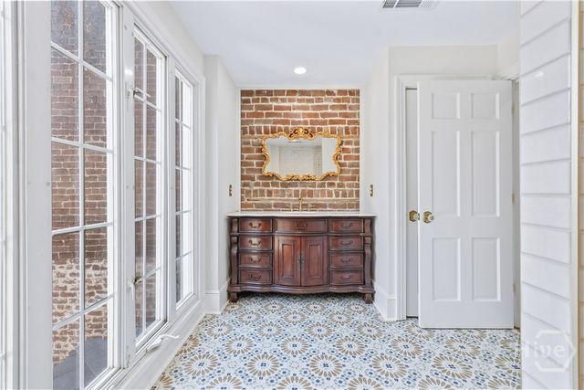 419 E Charlton Street, Savannah, GA 31401
