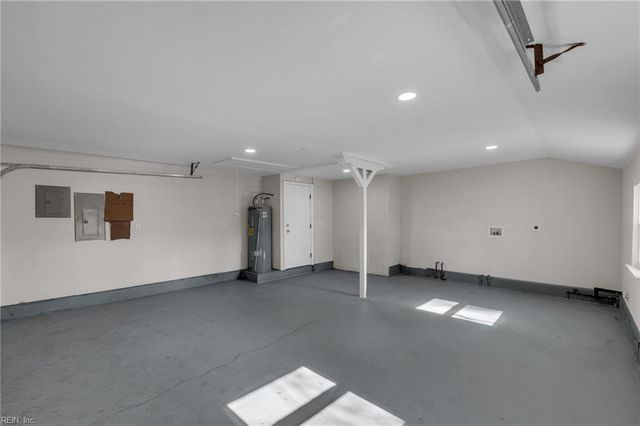 2300 Plantation DR, Virginia Beach, VA 23454