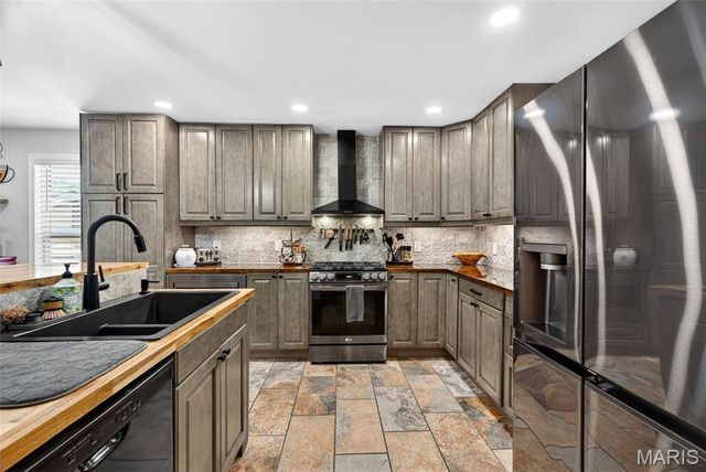 329 Kimberly Lane, St Peters, MO 63376