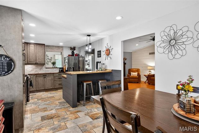 329 Kimberly Lane, St Peters, MO 63376
