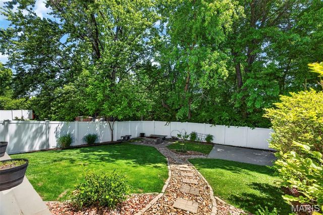 329 Kimberly Lane, St Peters, MO 63376