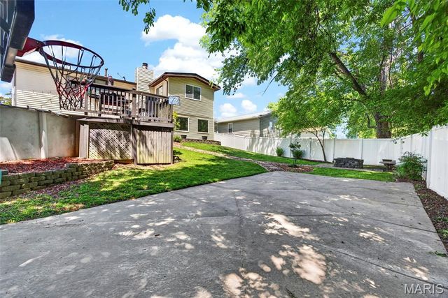 329 Kimberly Lane, St Peters, MO 63376