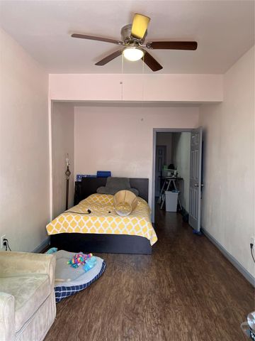 6101 Hirsch Road, Houston, TX 77026