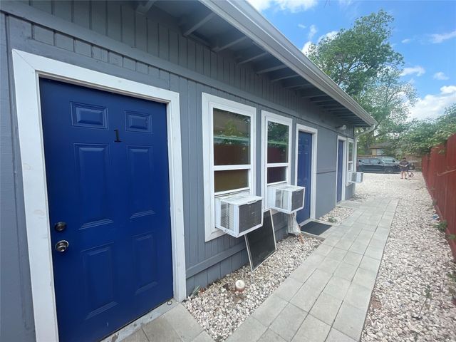 6101 Hirsch Road, Houston, TX 77026