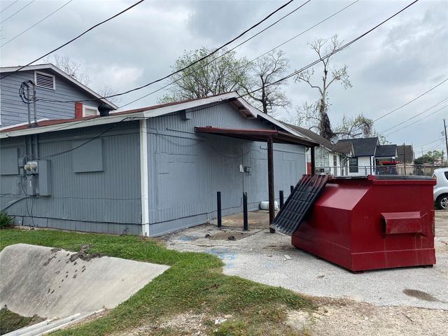 6101 Hirsch Road, Houston, TX 77026