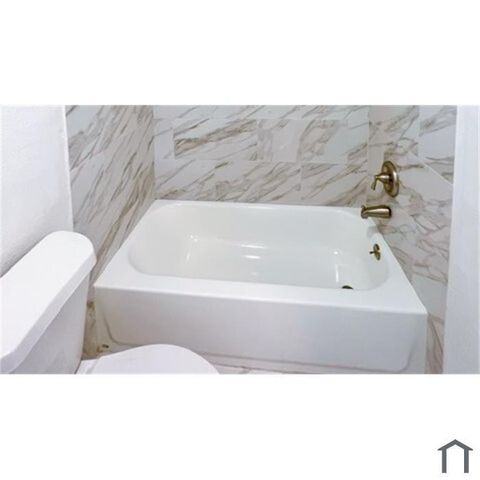 6101 Hirsch Road, Houston, TX 77026