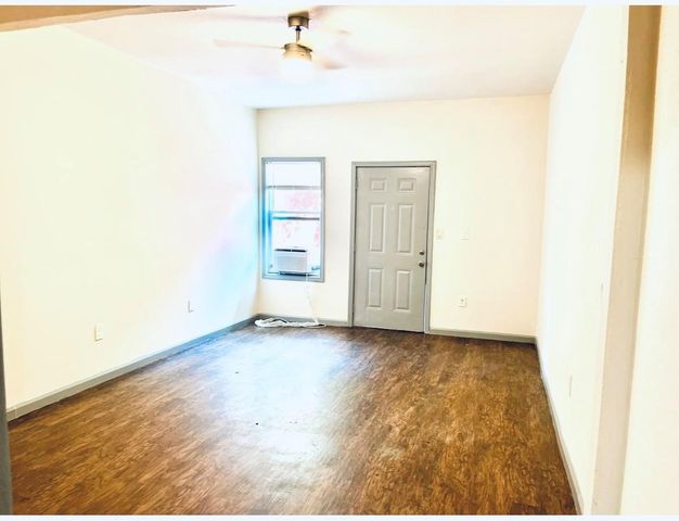 6101 Hirsch Road, Houston, TX 77026