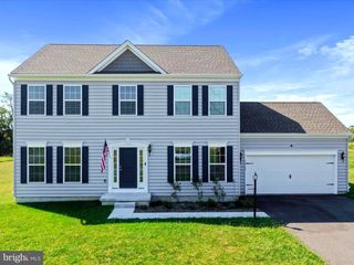 1537 FALCON LN, Chambersburg, PA 17202