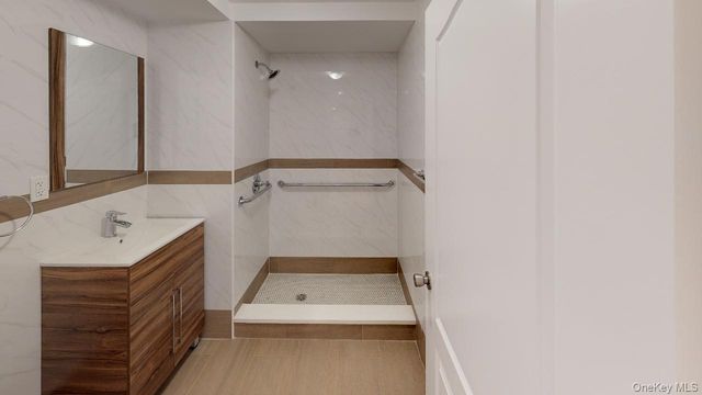 67-19 Austin Street 6A, Forest Hills, NY 11375