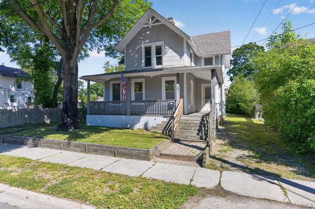 49 Cedar Street, Babylon, NY 11702