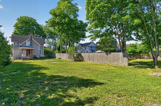 49 Cedar Street, Babylon, NY 11702