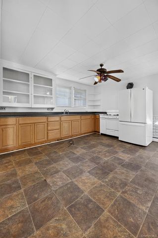 49 Cedar Street, Babylon, NY 11702
