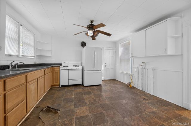 49 Cedar Street, Babylon, NY 11702