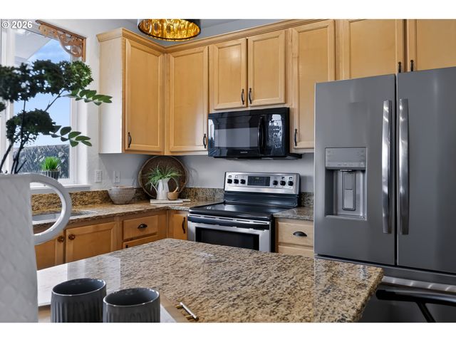 20447 NOBLE Ln, West Linn, OR 97068