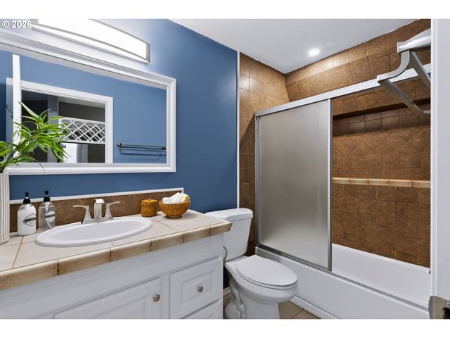 20447 NOBLE Ln, West Linn, OR 97068