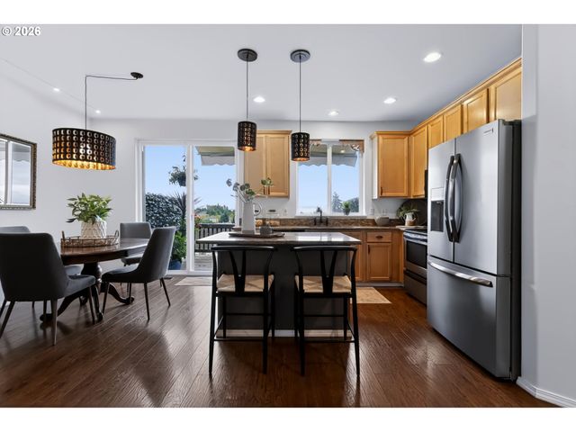 20447 NOBLE Ln, West Linn, OR 97068