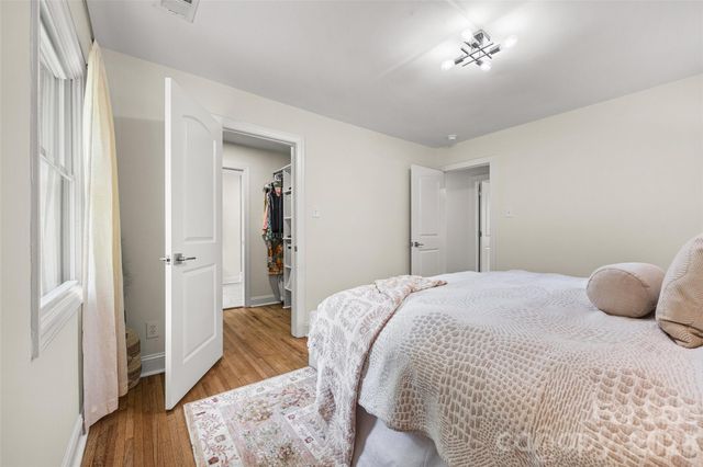 1142 Fox Run Drive, Charlotte, NC 28212