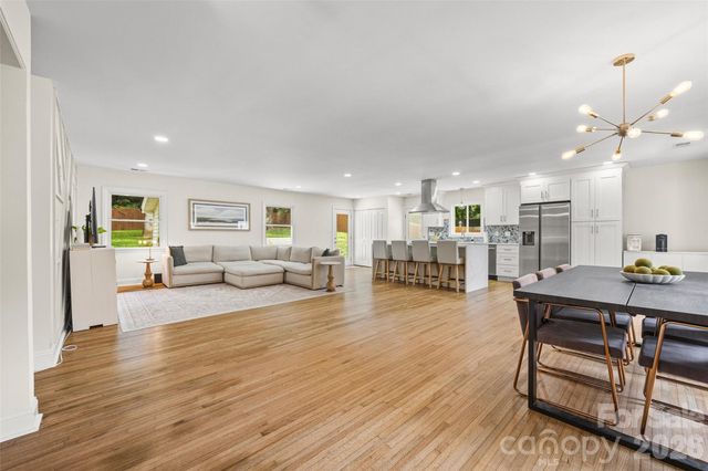 1142 Fox Run Drive, Charlotte, NC 28212