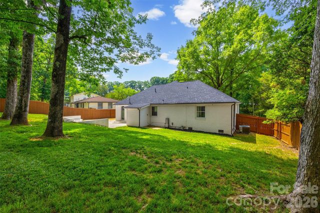 1142 Fox Run Drive, Charlotte, NC 28212