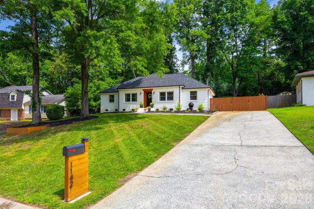 1142 Fox Run Drive, Charlotte, NC 28212
