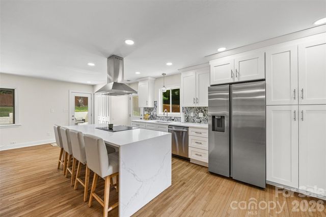 1142 Fox Run Drive, Charlotte, NC 28212