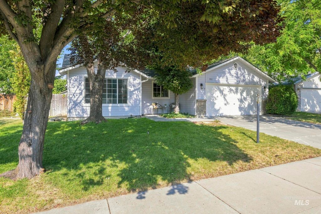586 N Tidwell Way, Meridian, ID 83642 photo 2