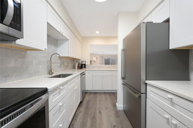 34 MONTAUK HIGHWAY 12, Westhampton, NY 11977