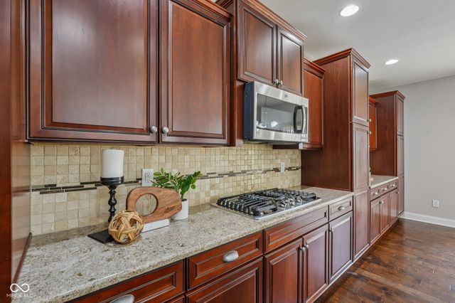 6677 W May Apple Drive, Mccordsville, IN 46055