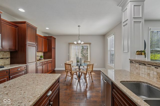 6677 W May Apple Drive, Mccordsville, IN 46055