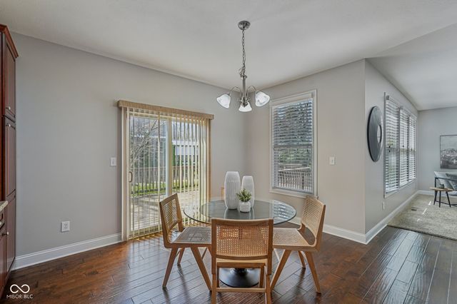 6677 W May Apple Drive, Mccordsville, IN 46055