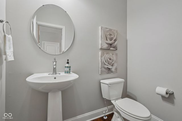 6677 W May Apple Drive, Mccordsville, IN 46055