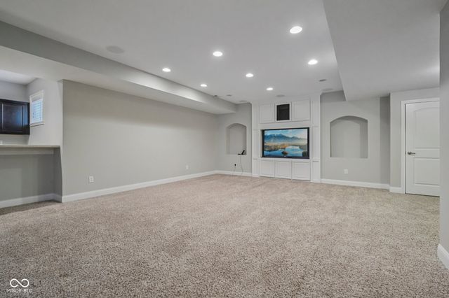 6677 W May Apple Drive, Mccordsville, IN 46055