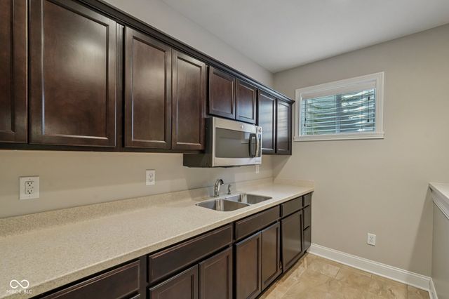6677 W May Apple Drive, Mccordsville, IN 46055
