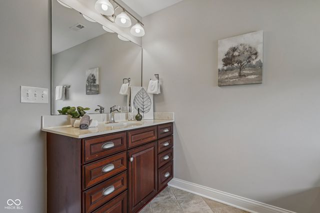 6677 W May Apple Drive, Mccordsville, IN 46055