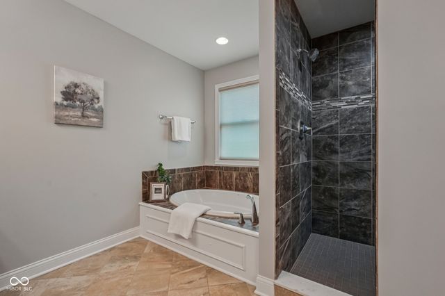 6677 W May Apple Drive, Mccordsville, IN 46055