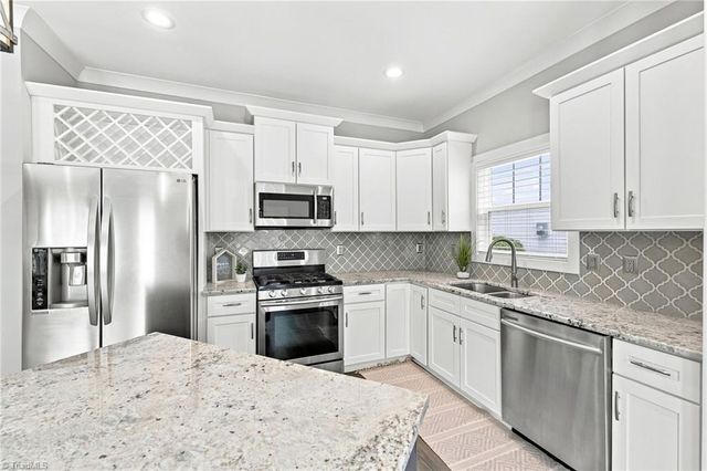 78 Robinhood Circle, Winston-salem, NC 27106