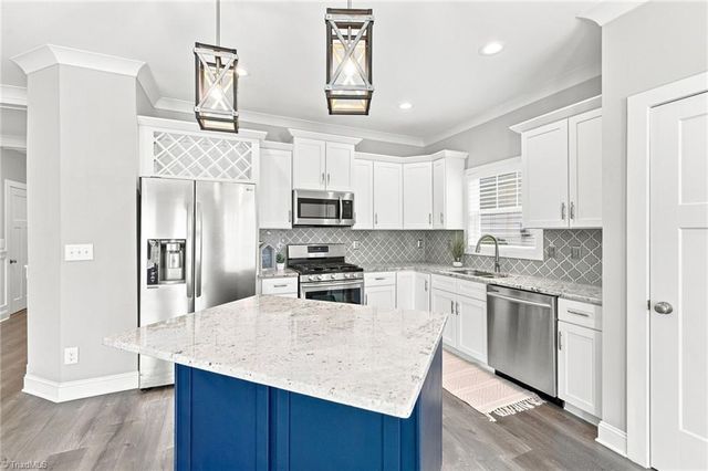 78 Robinhood Circle, Winston-salem, NC 27106