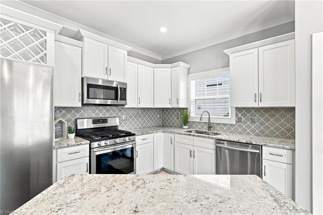78 Robinhood Circle, Winston-salem, NC 27106