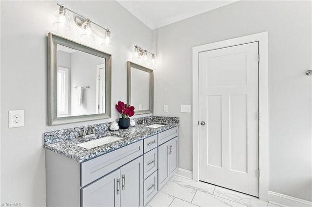 78 Robinhood Circle, Winston-salem, NC 27106