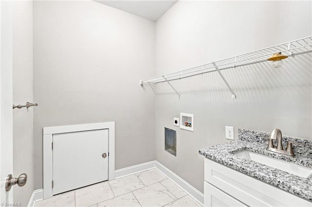 78 Robinhood Circle, Winston-salem, NC 27106