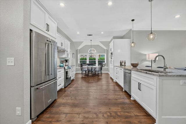 2625 Juniper Lane, Grapevine, TX 76051