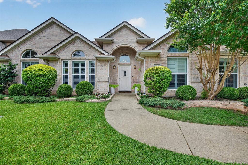 2625 Juniper Lane, Grapevine, TX 76051