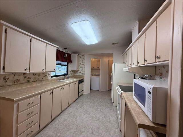 3937 CITRUS CIRCLE, Fruitland Park, FL 34731