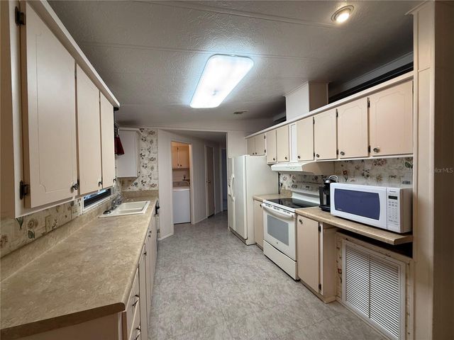 3937 CITRUS CIRCLE, Fruitland Park, FL 34731