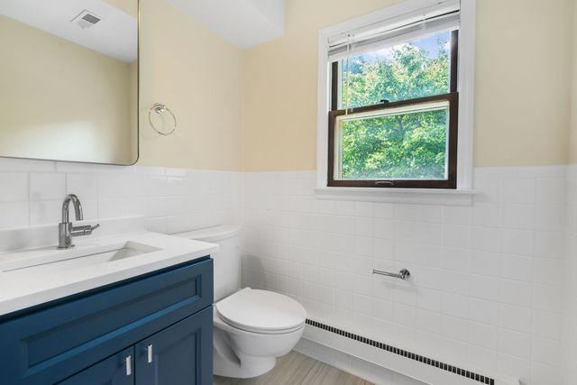 133 Mayflower Drive, Batavia, IL 60510