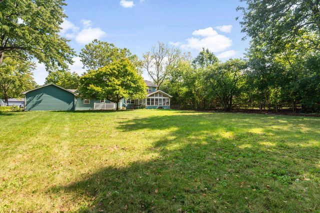 133 Mayflower Drive, Batavia, IL 60510