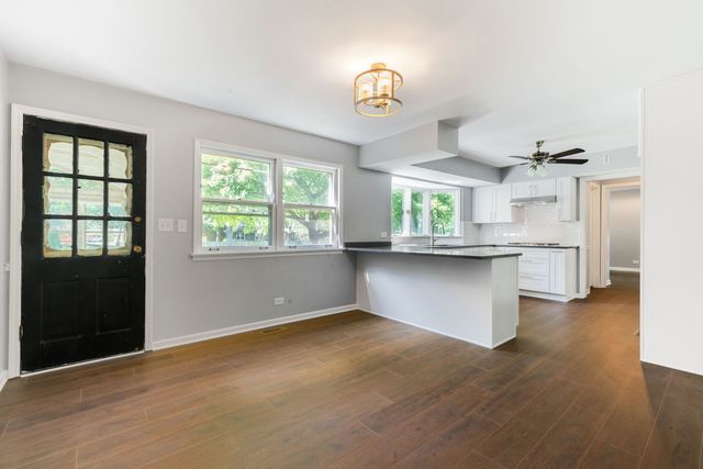 133 Mayflower Drive, Batavia, IL 60510