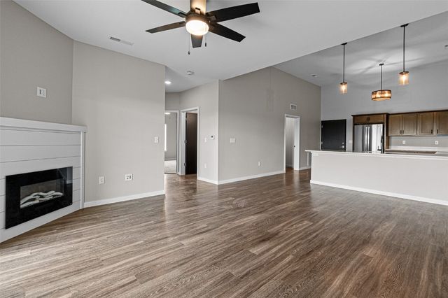 2877 Spring Rose Circle 102, Coralville, IA 52241