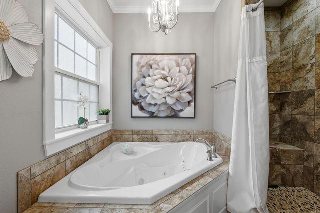 220 Autumn Oaks Drive, Bismarck, AR 71929